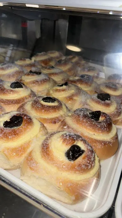 Ele-Fant Bakery Picture 8