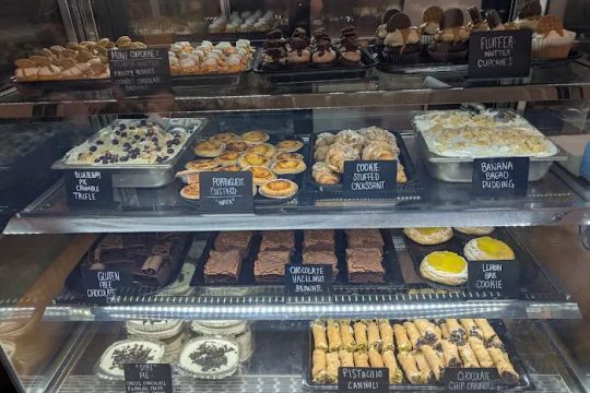 Til Dusk Cafe and Bakery