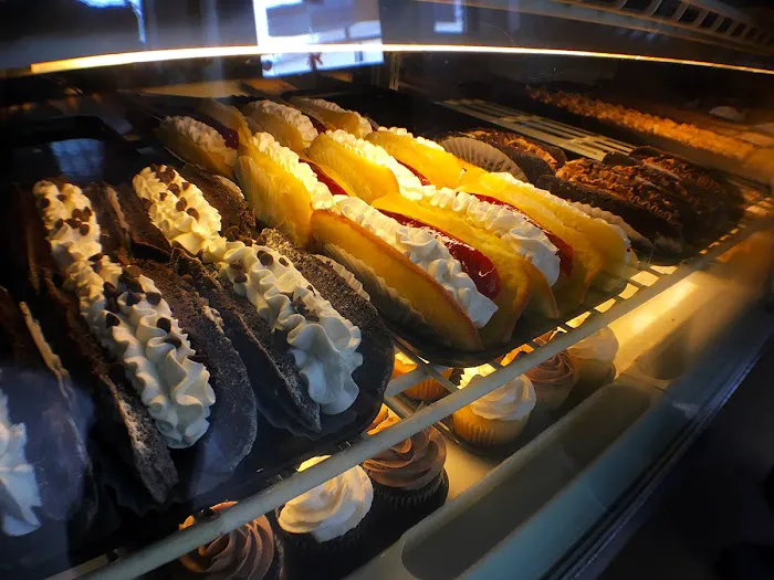 Lou's Bakery Picture 3