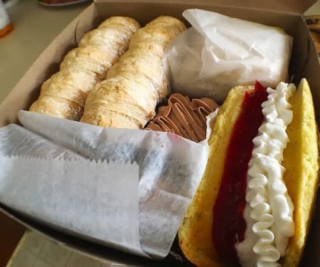 Lou's Bakery