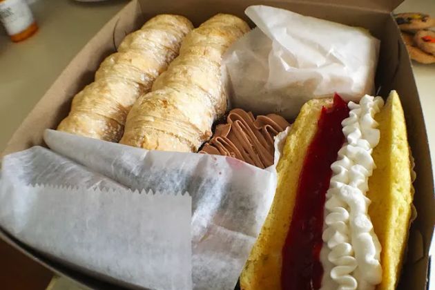 Lou's Bakery