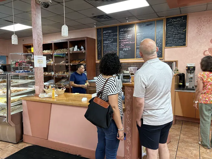 Elli's cafe bakery Picture 3