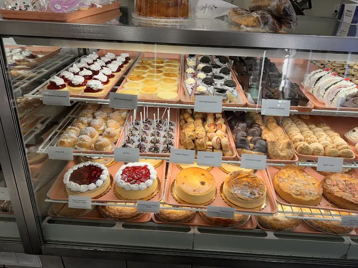 Chaves Bakery & Deli Picture 1