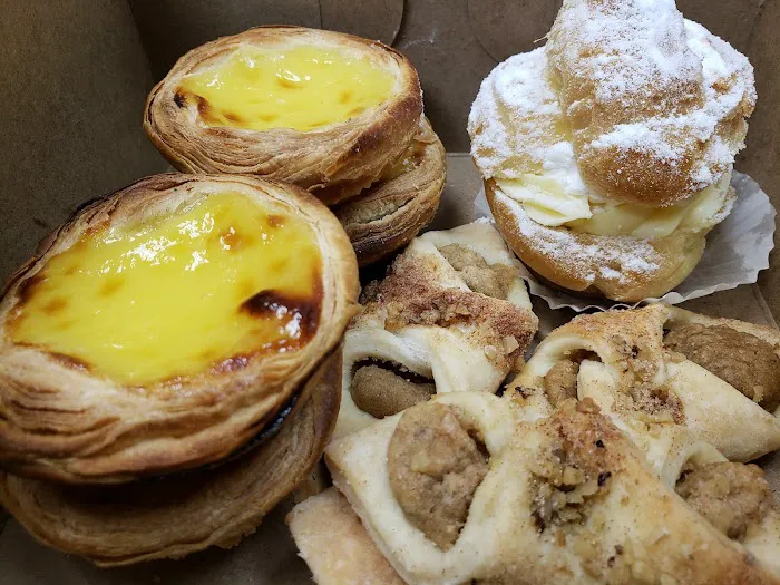 Chaves Bakery & Deli Picture 3
