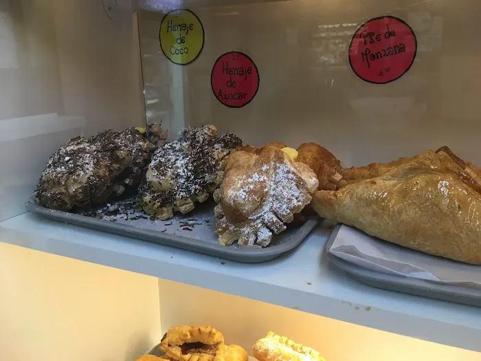 Sabor Ambateno Bakery ll Peekskill Picture 4