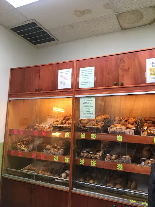 Sabor Ambateno Bakery ll Peekskill Picture 5
