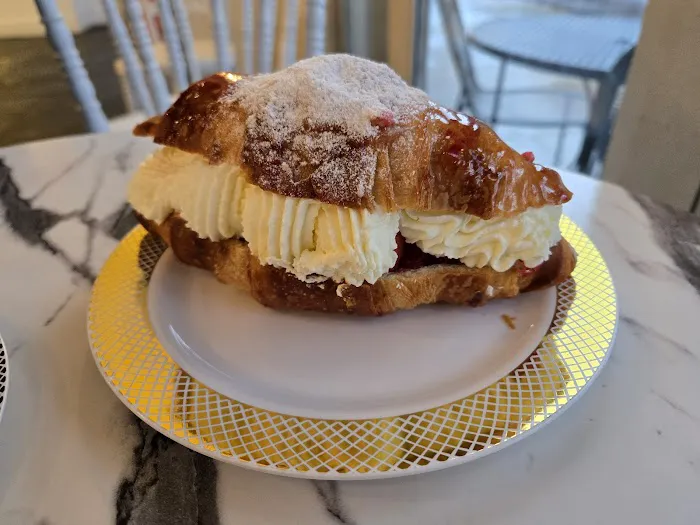 Madrid European Bakery and Patisserie Picture 6