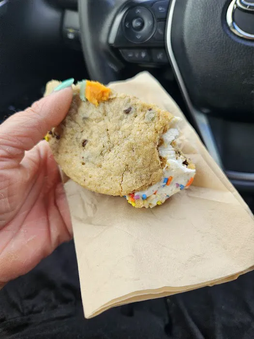Dee's One Smart Cookie Bakery Picture 9