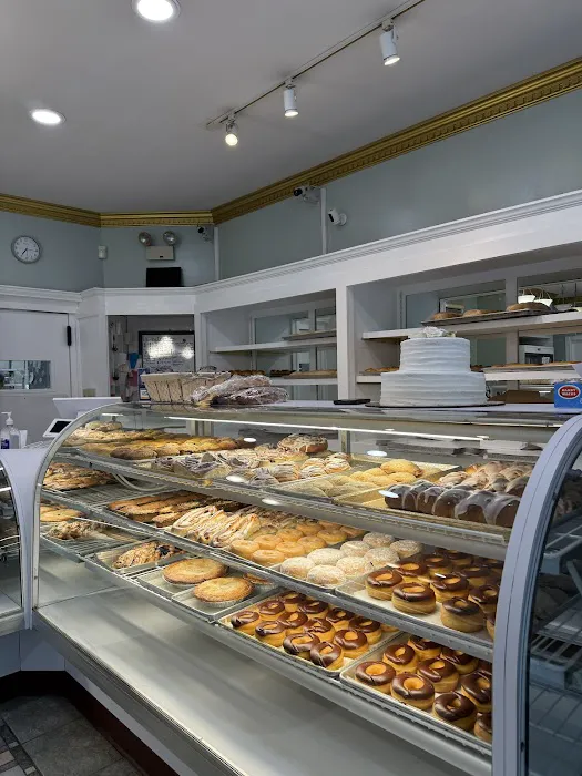 DeLuise Bakery Picture 5