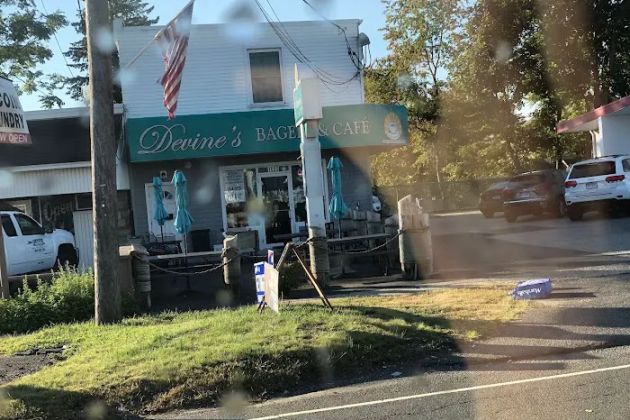 Devine's Bagels & Café