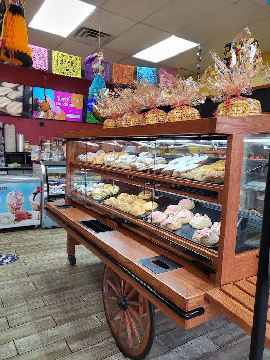 The Azteca bakery Picture 5