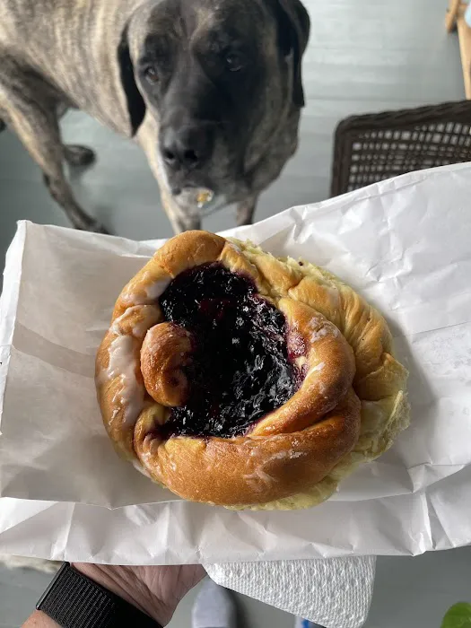 Rocco's Village Bakery Picture 8