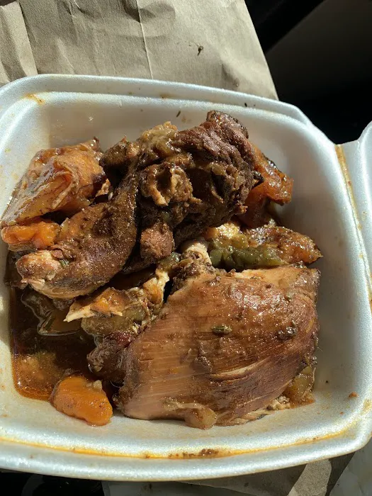 Peppers Jamaican Bakery & Jerk Picture 2