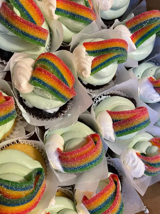 Curvy's Cupcakes Picture 8