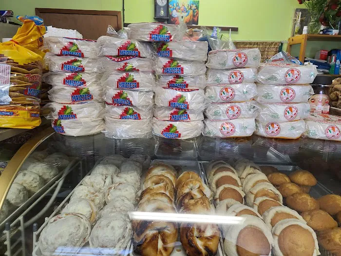 Angel's Grocery & Bakery Picture 5