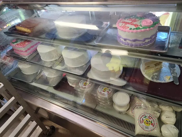 Angel's Grocery & Bakery Picture 7