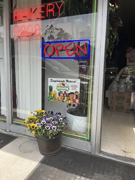 Angel's Grocery & Bakery Picture 10