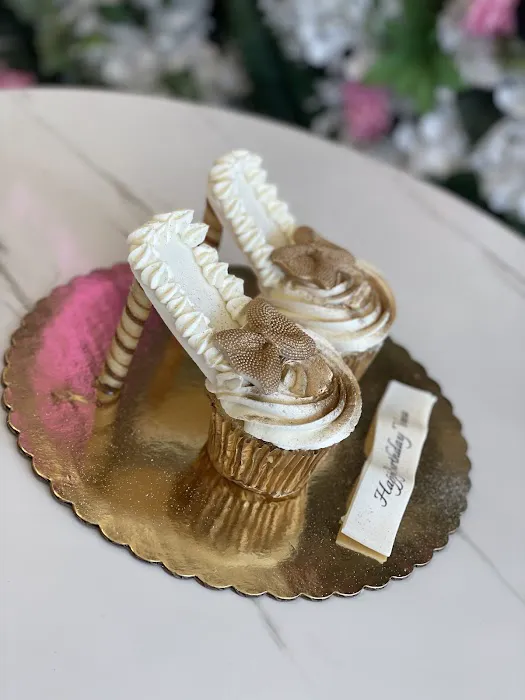 The Official Cake Lady Picture 7