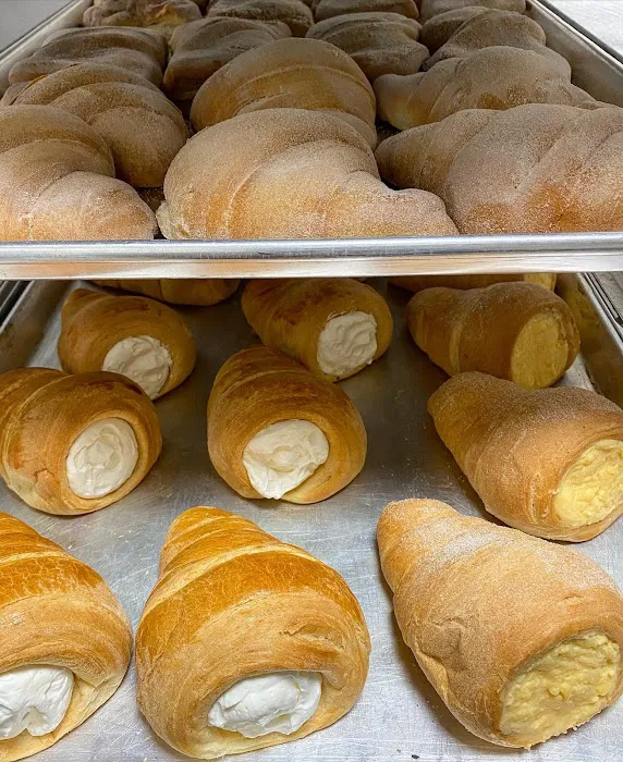 Gisselle's Bakery Picture 10