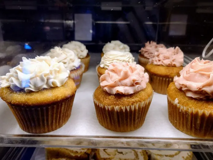 Duke's Bakery and Cafe Picture 4