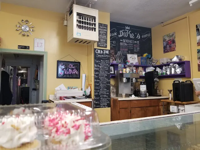 Duke's Bakery and Cafe Picture 7