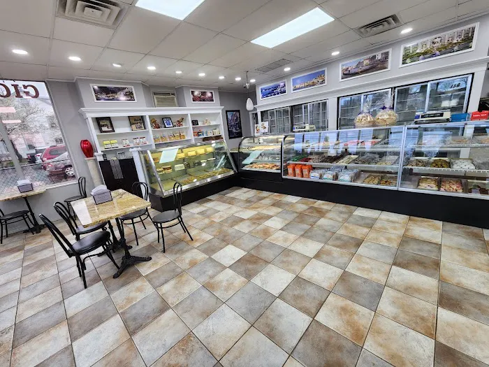 Giovanni's Bakery Picture 4