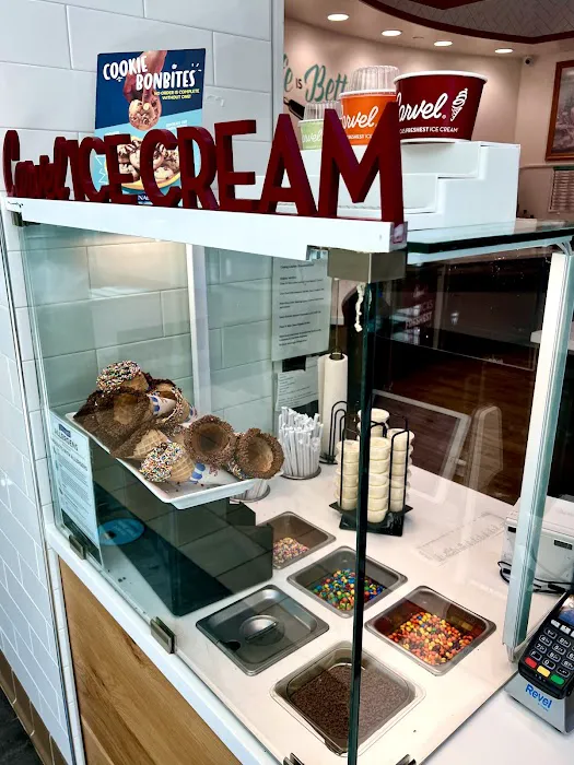 Cinnabon Picture 7