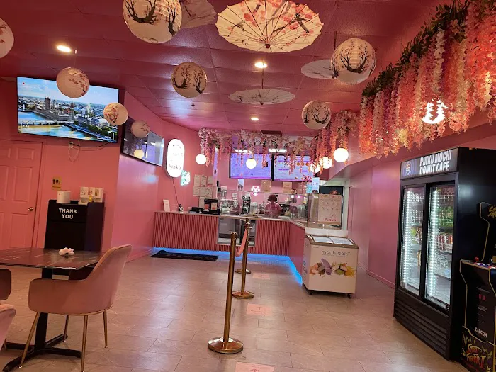 Pinku Mochi Donut Cafe Picture 3