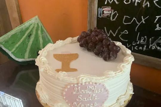 Molly B's Cakes of Distinction & Design