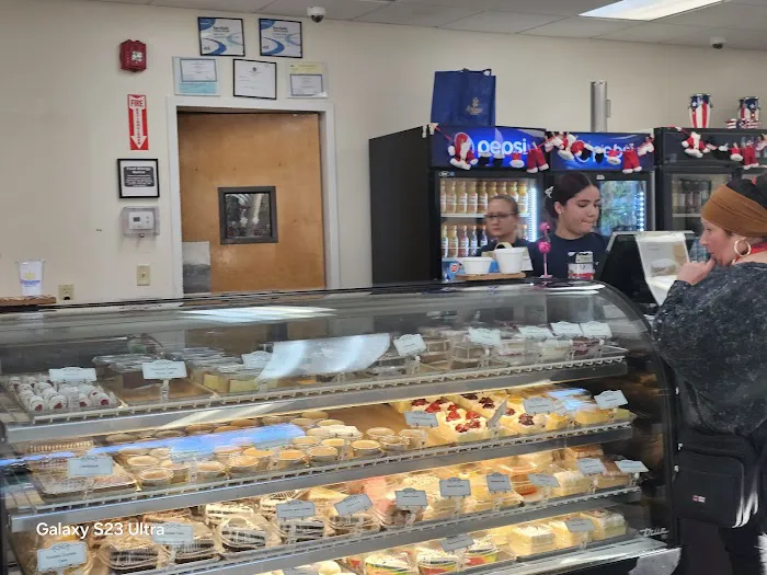 Borinquen Bakery Picture 4
