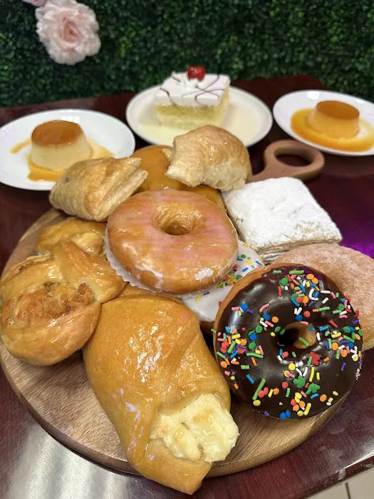 Borinquen Bakery Picture 7