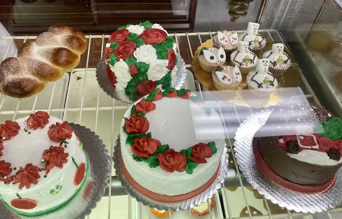 Elmwood Pastry Shop Picture 2