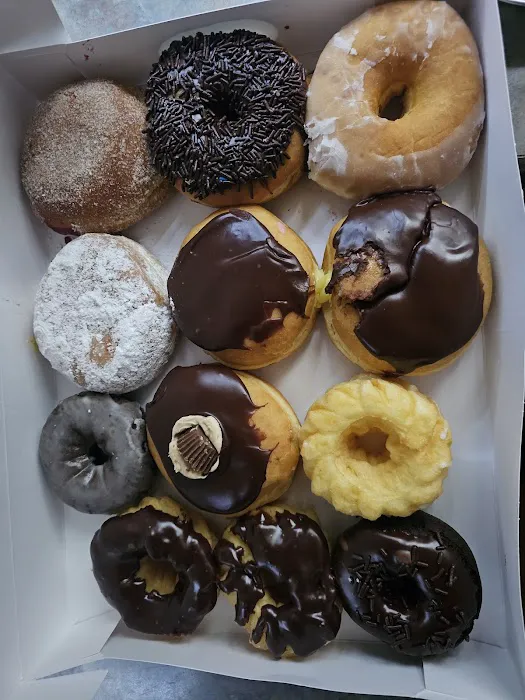 Elmwood Pastry Shop Picture 6