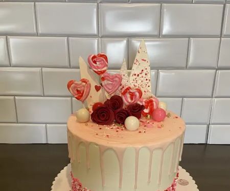 Chelle’s Signature Cakes Home bake