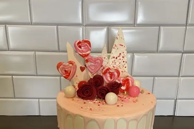Chelle’s Signature Cakes Home bake