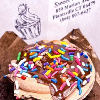 Sweet Mia's Gourmet Cupcakes ico