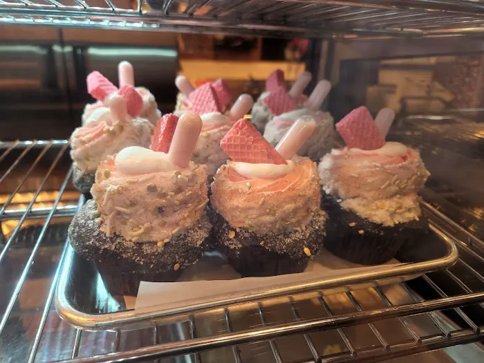 Hardcore Sweet Bakery Picture 1