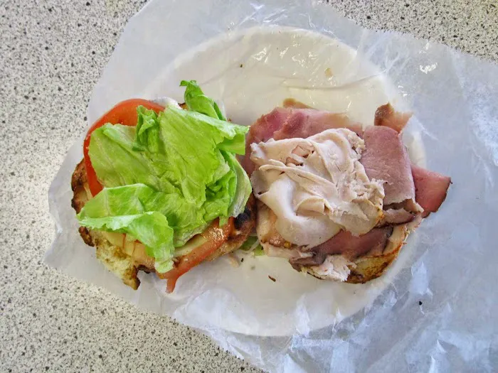 Ami's Crispy Bagels & Deli Picture 3