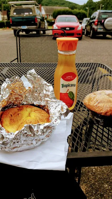 Ami's Crispy Bagels & Deli Picture 8