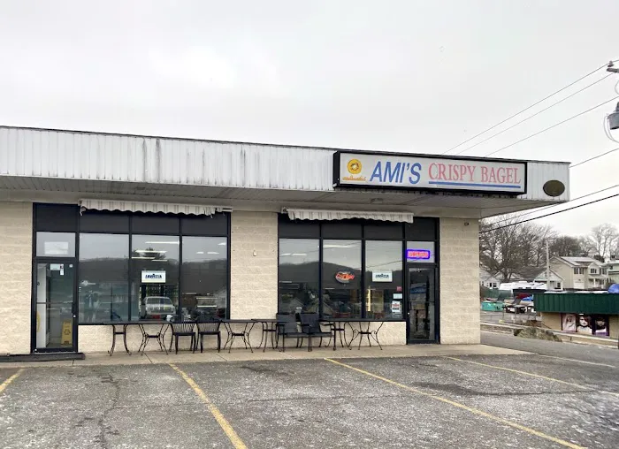 Ami's Crispy Bagels & Deli Picture 6
