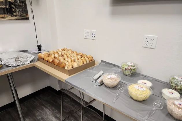 Eli's Bagel Shop