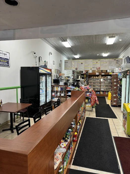 Avispa Food Mart Deli & Bakery Picture 2