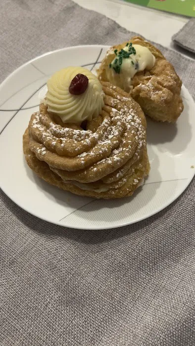 Artuso & Sons Bakery Picture 5