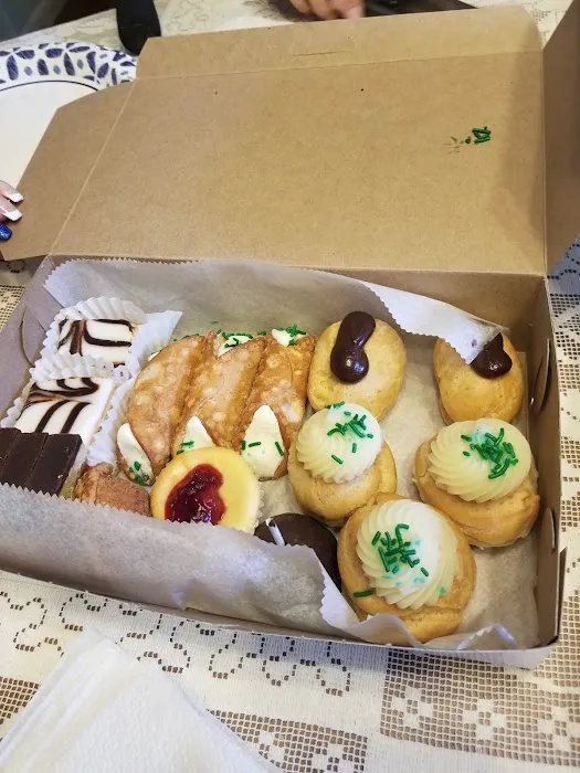 Artuso & Sons Bakery Picture 7