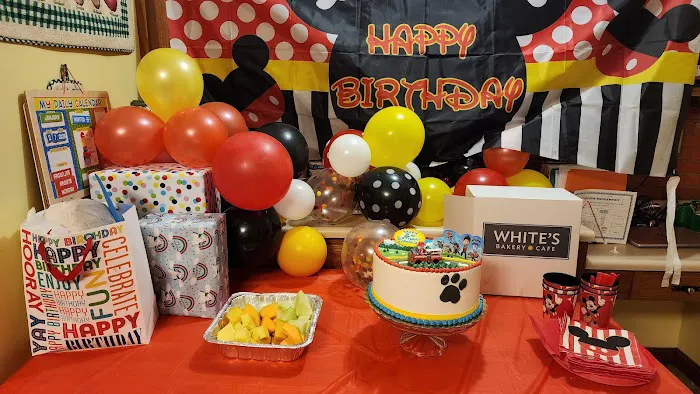White's Bakery & Cafe Picture 10