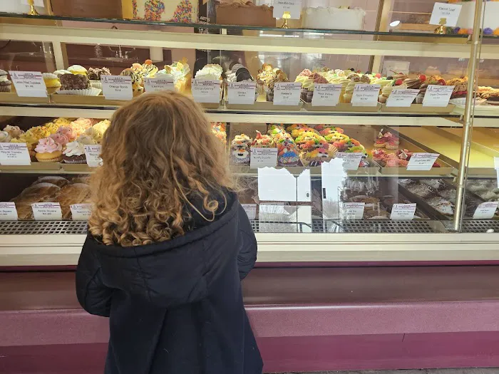 Art's International Bakery Picture 3