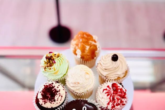 Ladylelekrumb Bake Shop