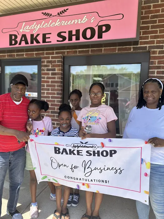 Ladylelekrumb Bake Shop Picture 4