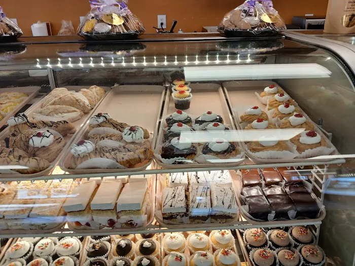 Giovanni's Italian Pastries Picture 6