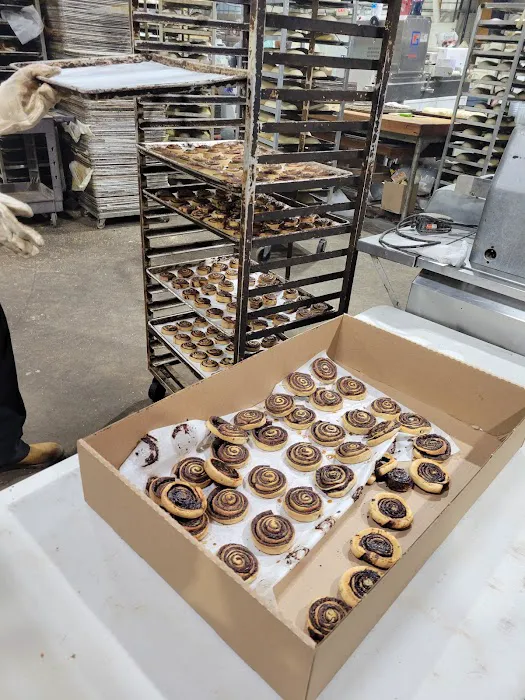Kiryas Joel Famous Bakery Picture 4